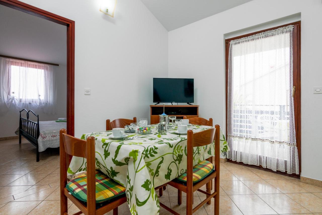 שטיניאן Family Friendly Apartments With A Swimming Pool Valbandon, Fazana - 2201 מראה חיצוני תמונה