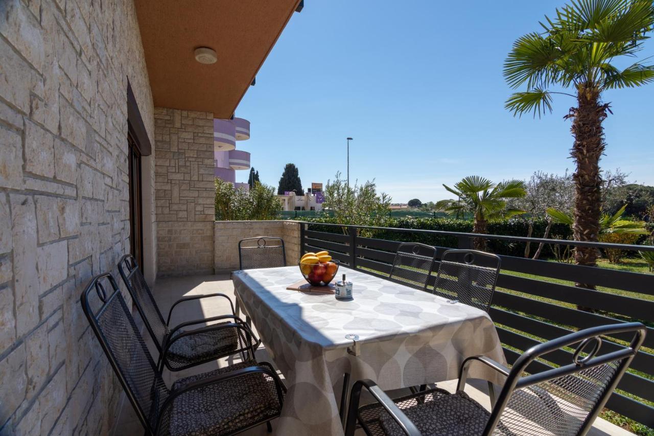 שטיניאן Family Friendly Apartments With A Swimming Pool Valbandon, Fazana - 2201 מראה חיצוני תמונה